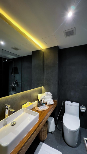 Bathroom 30