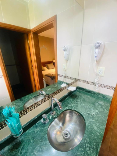 Bathroom, Ranqueles, Santa María