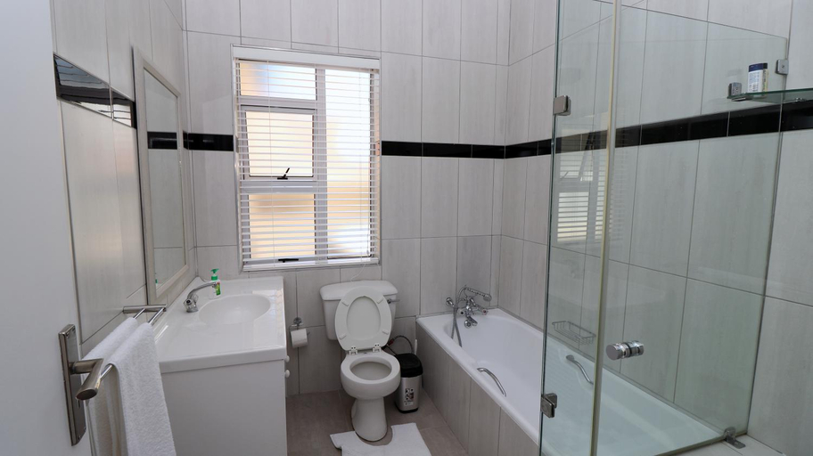 Others 4, The Observatory, Luxury Suite in Observatory Home, City of Johannesburg