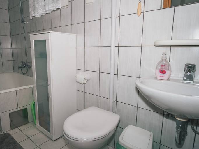 Bathroom, Charming Apartment With Sea Views and Shared Pool, Lovran