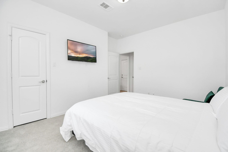 Bedroom 3, Lux Galleria Home-5BR Roof Deck, Houston