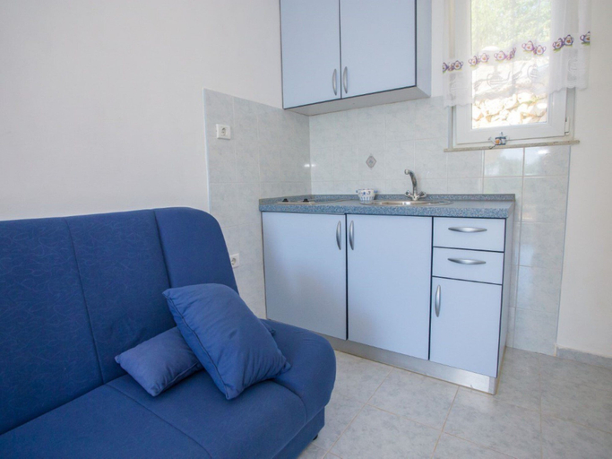 Others 3, Charming Brsec Apartment With Shared Pool, Mošćenička Draga