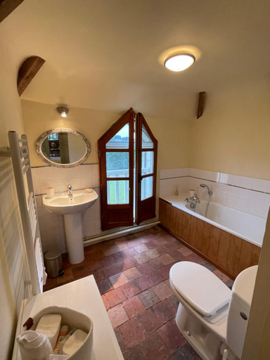 Bathroom 2, Le Chateau de Leugny, Deux-Sèvres