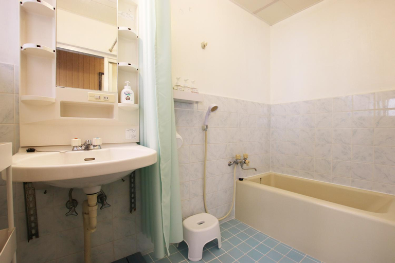 Bedroom 2, Okinawa Naha JinJin -沖縄伝統体験型宿じんじん-, Naha