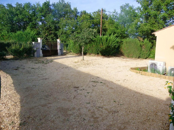Others 5, Villa confortable avec piscine privee a Saint-Saturnin-les-Apt, Vaucluse