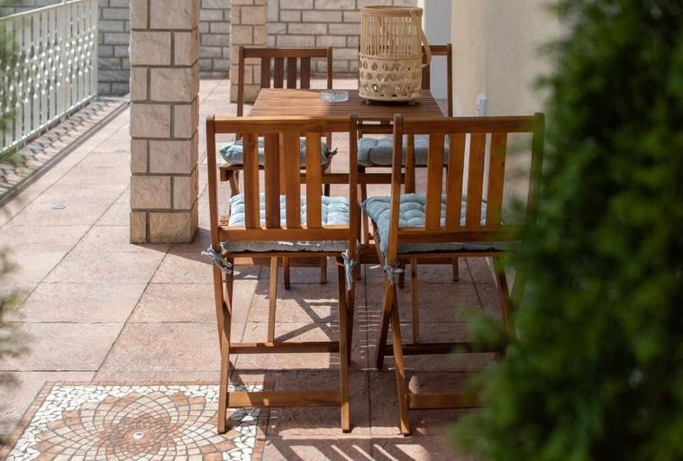 Others 4, The Rose Garden Apartments, Piran