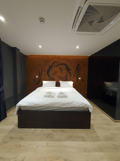 Bedroom 18