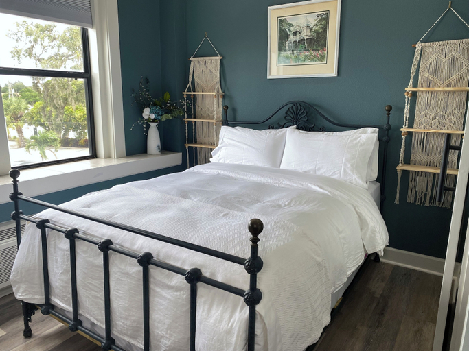 Bedroom 2, The Roanoke Hotel, Highlands