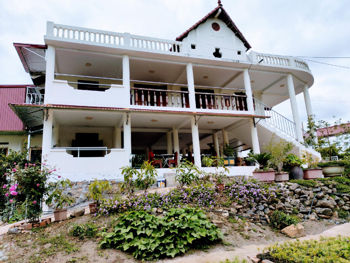 Exterior 9