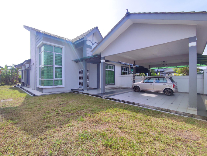 Exterior & Views