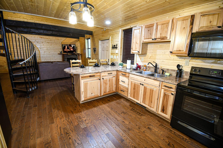 Others 5, Gatlinburg - Honeymoon Hideaway, Sevier