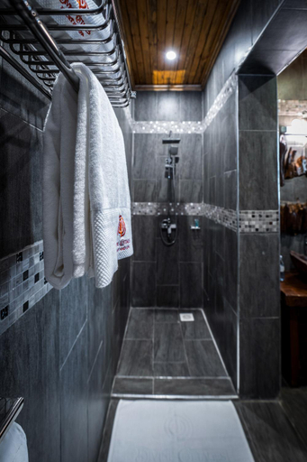 Bathroom, Divine Resort & Spa, Kampala