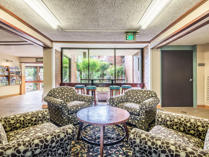 Public Area 3, University Place Hotel & Conference Center, Multnomah