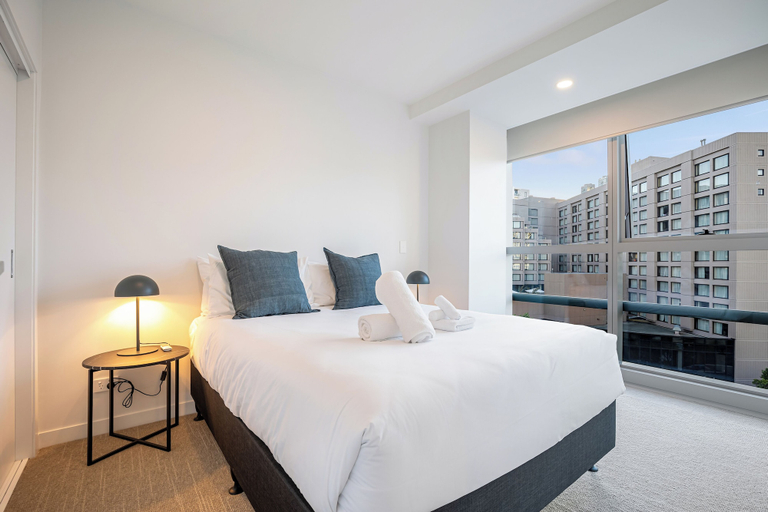 Bedroom 2, Modern Bright Central Apartment by Zodiak Stays, Waitakere