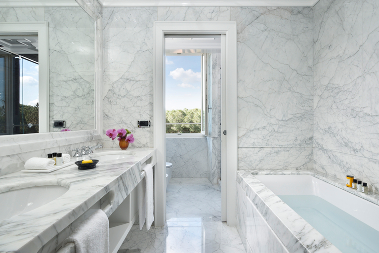Bathroom 20