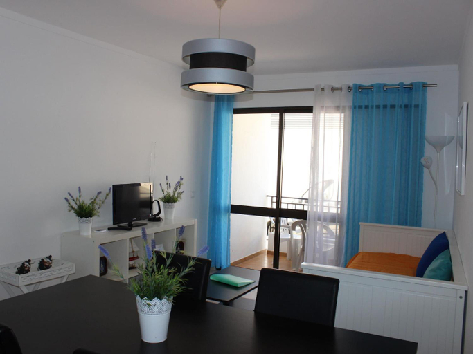 Shared lounge/TV area 5, Albufeira Apartments, Albufeira