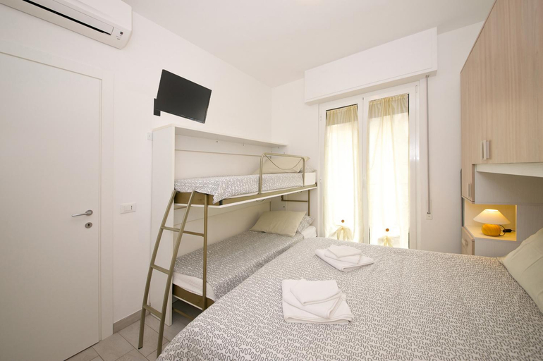 Bedroom 2, Fornaci 9 RivieraHoliday, Savona