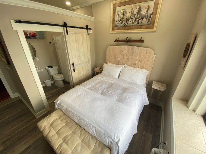 Bedroom 2, The Roanoke Hotel, Highlands