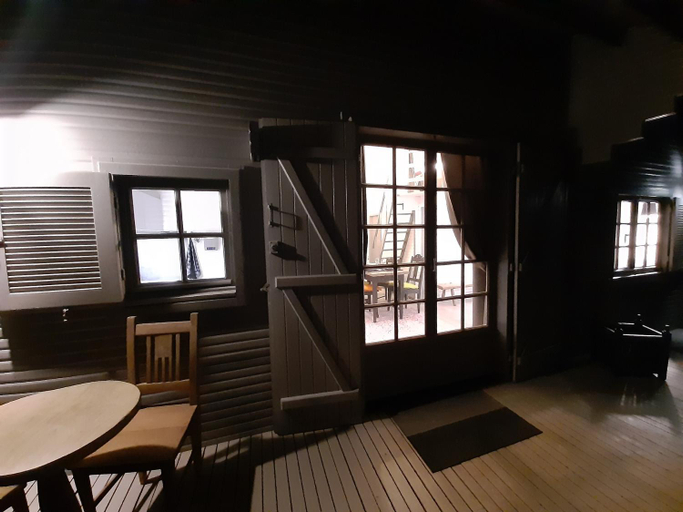 Others 5, lodge, Yonne