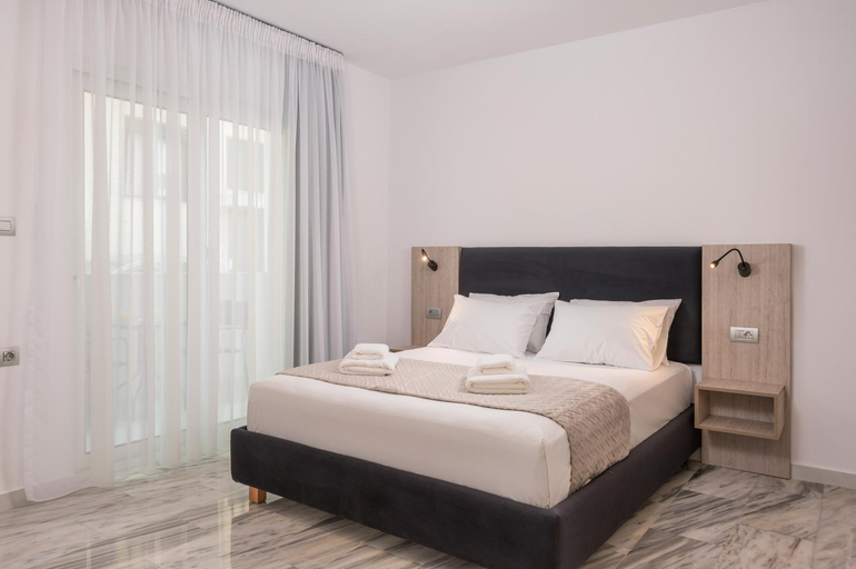 2, Quarters Luxury Apts, Crete