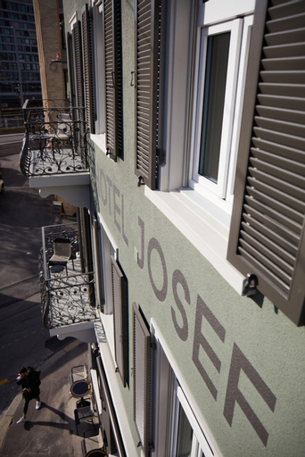 Exterior & Views 22
