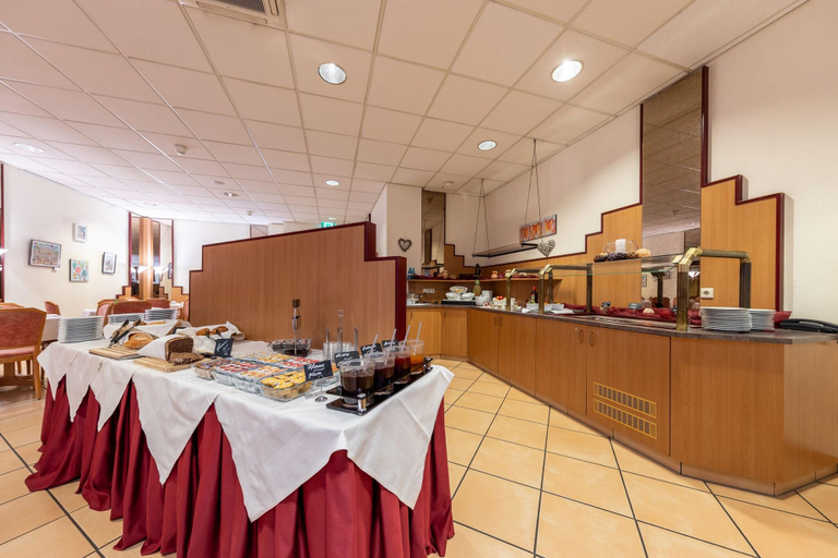 Food & Drinks 5, Trip Inn Frankfurt Airport Rüsselsheim, Groß-Gerau