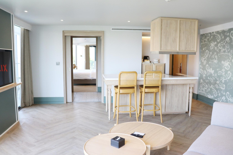 Dining Room 7