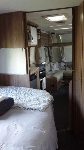 Others 3, Cosy Caravan, Waipa