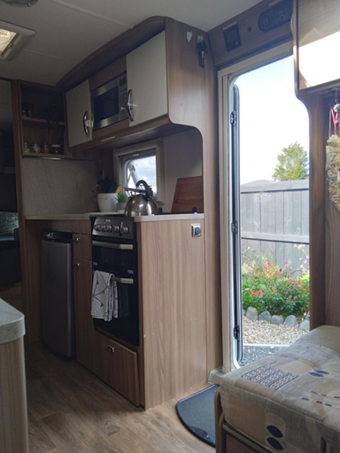 Others 5, Cosy Caravan, Waipa