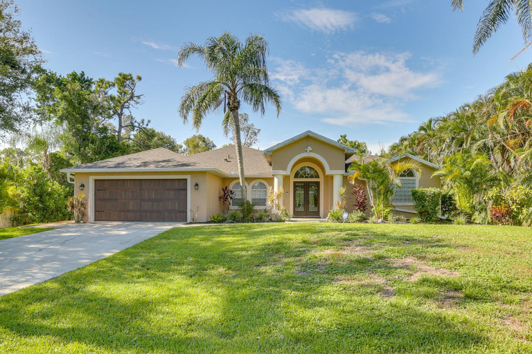 Private Fort Myers Escape with Screened Pool and Lanai, Lee