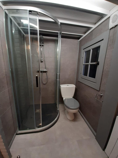 Bedroom 3, lodge, Yonne