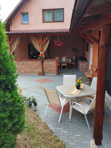 Others 2, Casa EMY, Praid