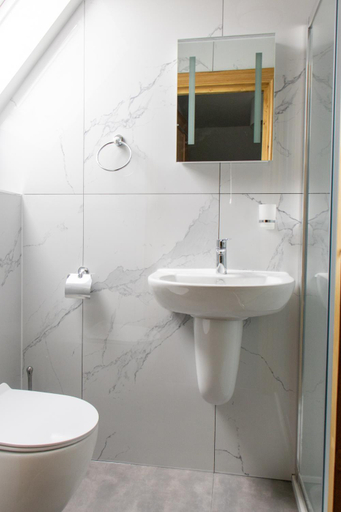 Bathroom 3, Burren London Hotel, London