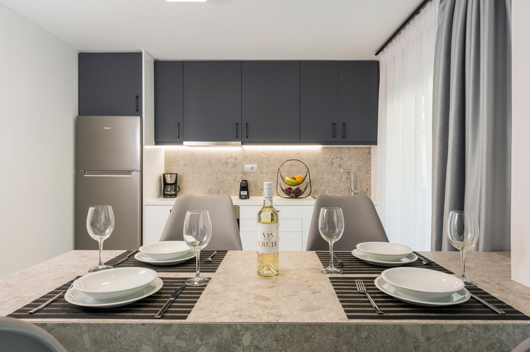 4, Quarters Luxury Apts, Crete