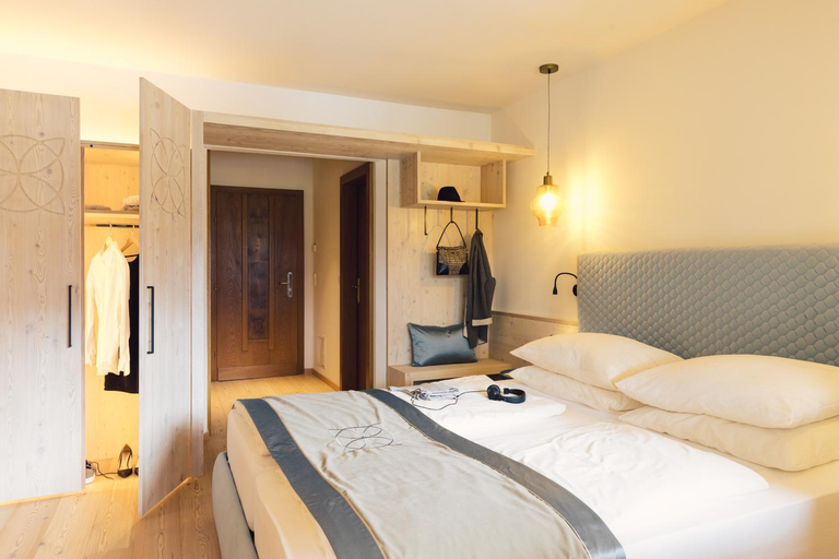 Bedroom 3, Hotel Jagerhof, Landeck