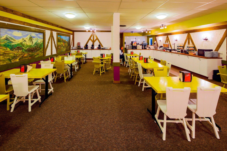 Food & Drinks 4, Mountaineer Lodge, Division No. 15
