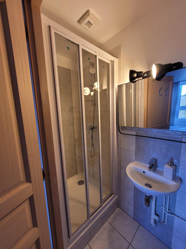 Bathroom 2, LE RELAIS VAUBAN, Nièvre