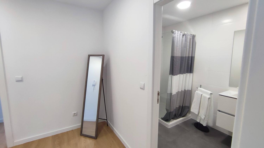 Bathroom, Atlantic Valley, Povoação