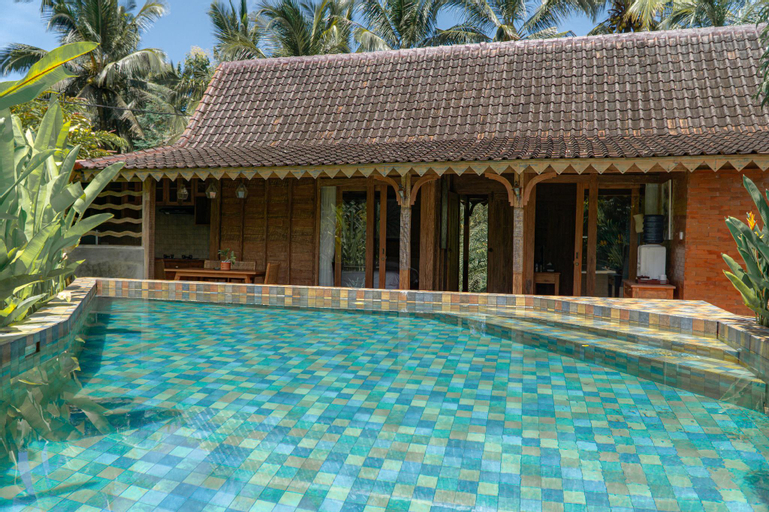 Swimming Pool 22