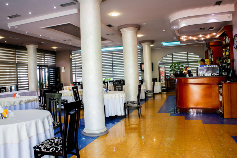 Food & Drinks 5, Bella Vista Hotel, Durrësit