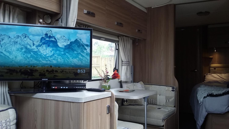 Others 2, Cosy Caravan, Waipa