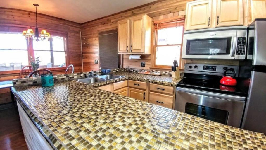 Facilities 5, Mountain Views #578, Jackson