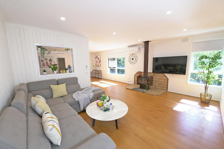 Bedroom 2, Best Location Entire House Staycation Parkland Surrounding, Casey - Hallam