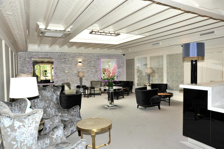 Public Area 5, Treacys Oakwood Hotel