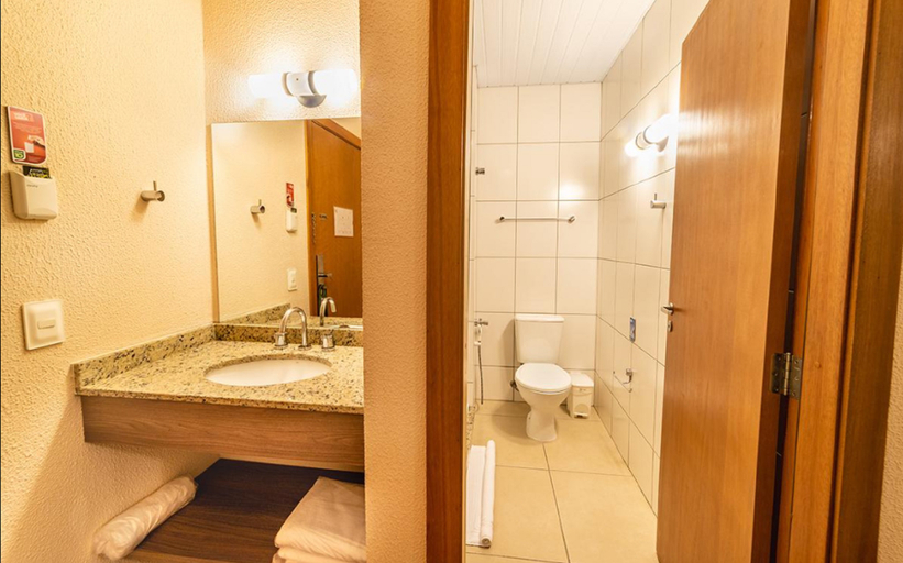 Bathroom 4, Hotel 10 Joinville, Joinvile