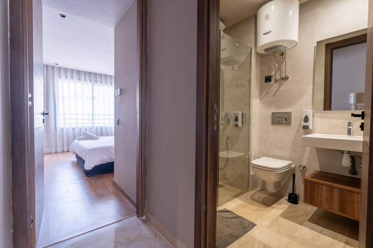 Bathroom 3, Luxoria by ShortStayMaroc, Studio Moderne et Chic, Parking, Quartier Central, Casablanca