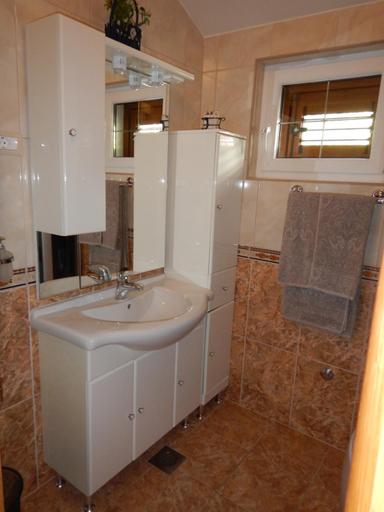Bathroom 3, Apartments Kapetan Jure, Brela
