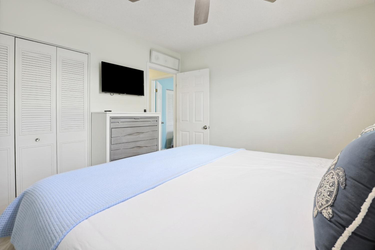Bedroom 2, Boat Lovers Paradise: Walk to Private Beach!, Saint Lucie