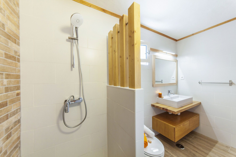 Bathroom 3, Villa Tenerife, Albufeira