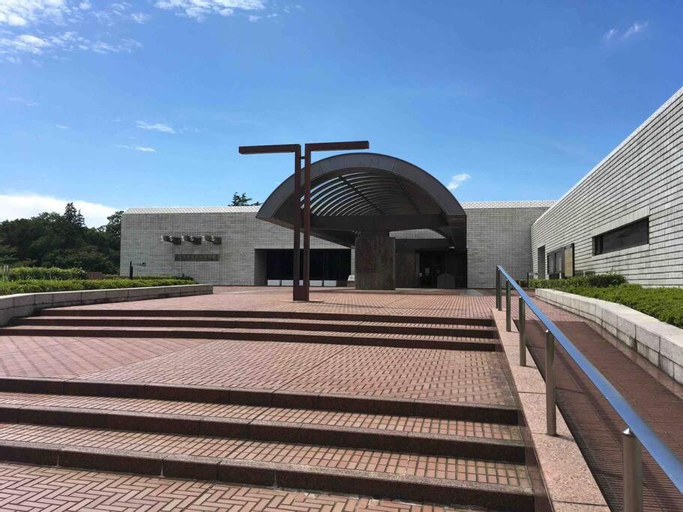 Exterior 3
